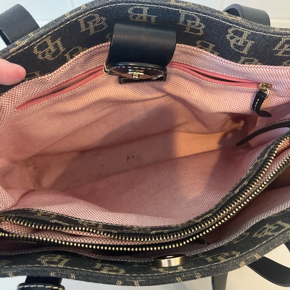 Dooney and Bourke shoulder bag - Picture 9 of 14